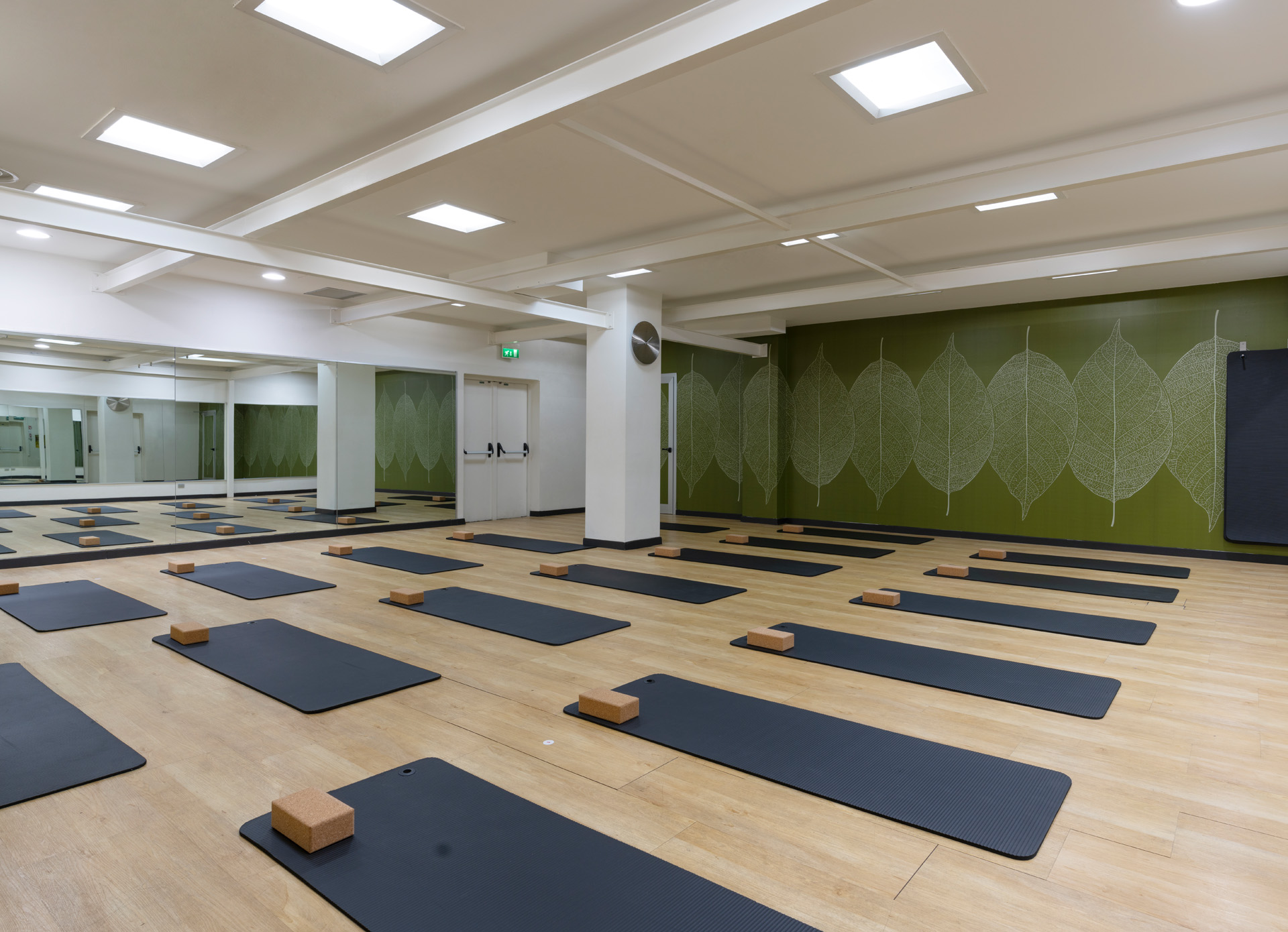Studio Yoga