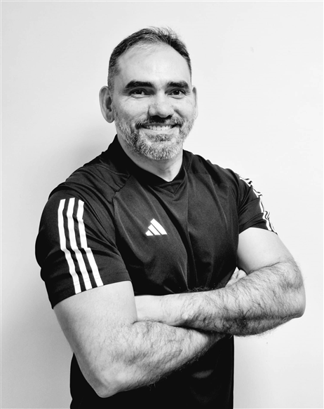 Ivo V.